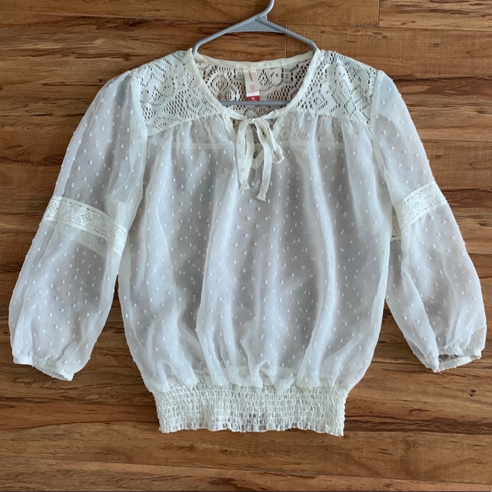 No Boundaries Juniors M Sheer Blouse